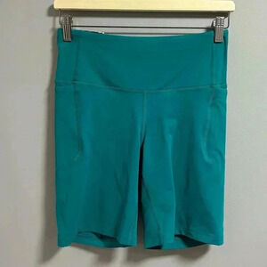 Under Armour Fitted High  Rise Bike Shorts